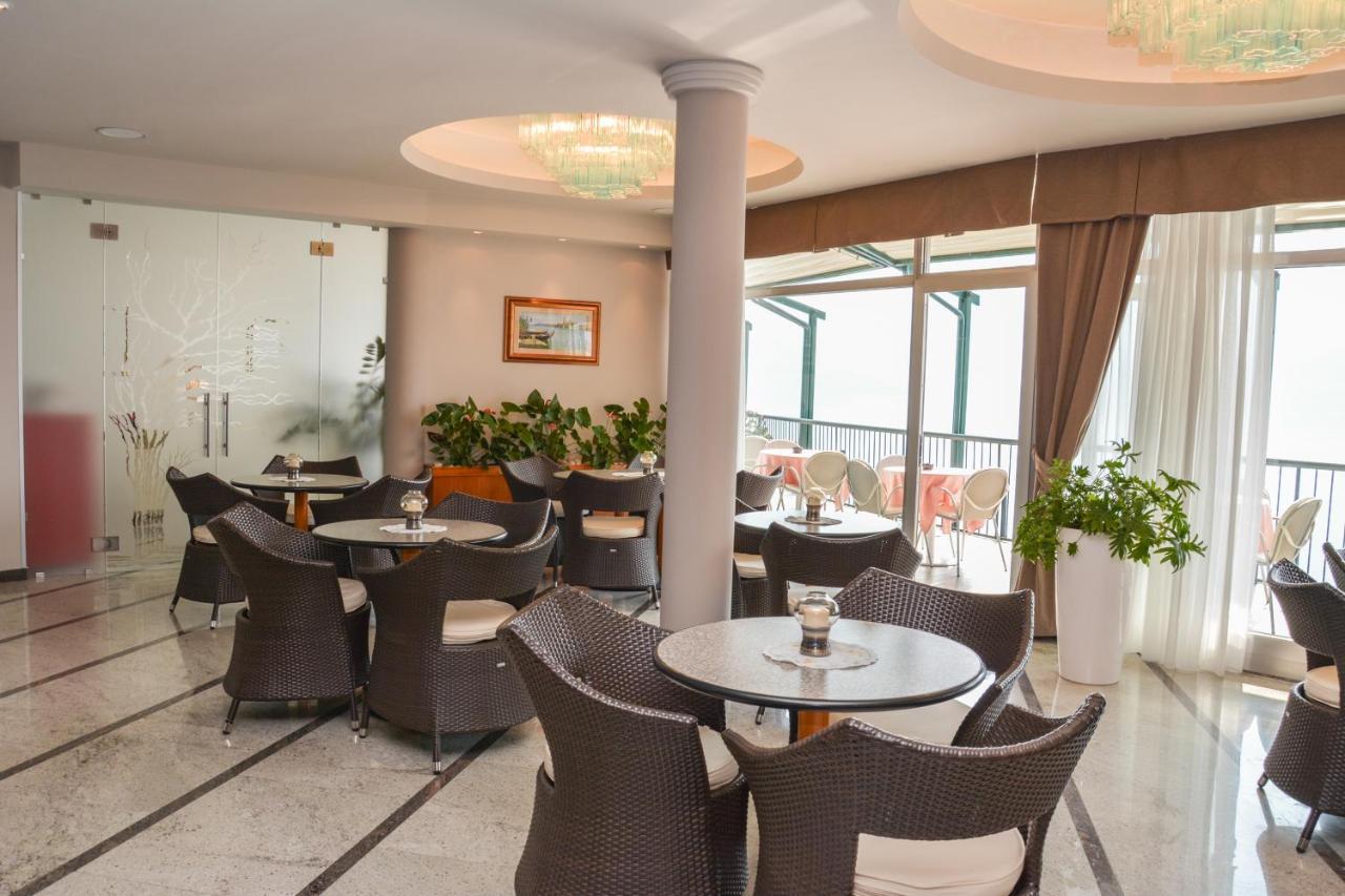 Hotel Astor Limone sul Garda Exterior foto